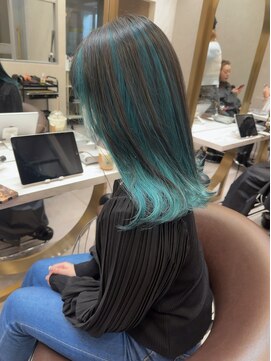 ロンド レア 天神大名店(Lond Le’a) 天神ダブルカラーケアブリーチターコイズブルーアンブレラカラー