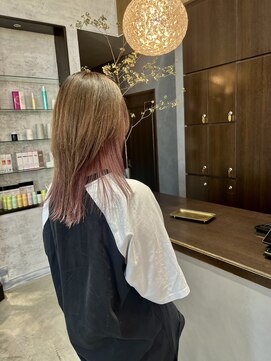 アールトゥーヘアー(art To Hair) ウルフ/インナーカラー/ピンク