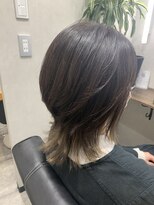 アトリエナガノ(atelier nagano)&nbsp;ニュアンスカラー/センターパート/ツヤ髪スタイル/ブルージュ