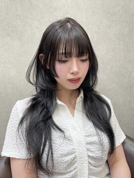ロンド レア 天神大名店(Lond Le’a) 透明感のある暗髪レイヤーカット