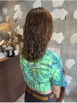 ソワ 四日市(soie) ミディアムスパイラルパーマ