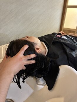 マホラ(MAHORA)の写真/【スパニスト在籍】フルフラットのシャンプー台でリラックスしながら、プロの技術で心身共にリラックス☆