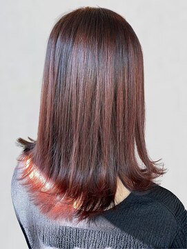 ポルト(porto produced by teatro hair salon) 外ハネミディ ラベンダーピンク ストレート 20代30代 艶髪