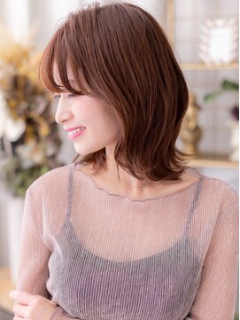 大人可愛いチェリーレッド外ハネくびれヘアa上尾20代30代40代