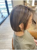 白髪を活かすクールハイライト
