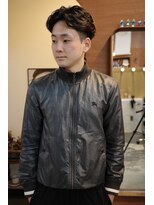 エディ(Edy) メンズセンターパートニュアンスパーマコンマバング韓国ヘア岡山