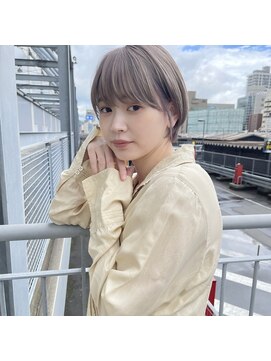 ライラ(LAILA) 札幌大通ブリーチカラーでハイトーンショートヘア