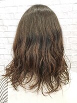 ミーティア バイ クアトロ(Meteor By QUATRO) ゆるふわカールスタイル