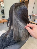 レガロ(Regalo)&nbsp;パールホワイトのインナーカラー《春日井　Regalo　レガロ》