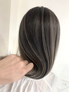 クールブ(Courbe) 大人気の美髪カラー♪透明度たっぷりのソフトグレージュ