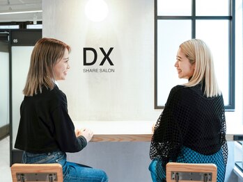 DXシェアサロンシブヤ 渋谷(DX SHARE SALON SHIBUYA)の写真/デザイン力のあるスタイリストがお客様の「なりたいデザイン」を叶えます◎プライベート個室空間サロン♪