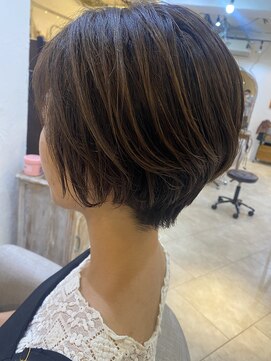 ロストシティ 横浜(LOST CITY) 丸みショートボブ