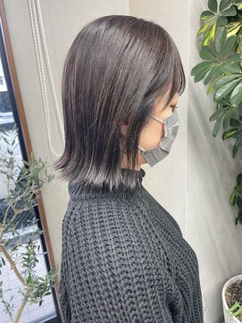 ラテ ヘア リリィ(latte hair lily) 大人可愛い/外ハネボブ