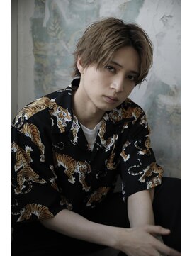 リトバイプティパ(Lit by petit-pas) 無造作センターパート/ツイストスパイラルパーマ