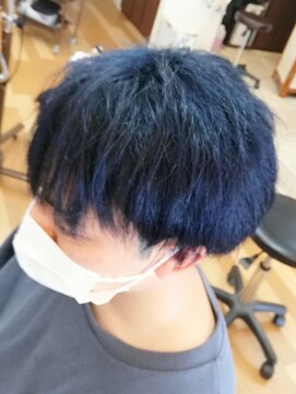 美容室 バル クリエ ダブルカラーのインディゴブルー