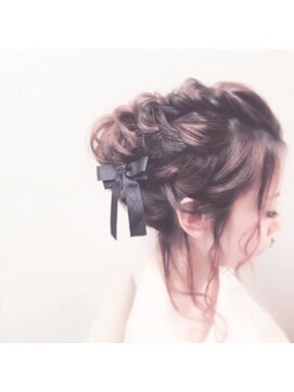 サファイア(SAPPHIRE) 結婚式などでのラフ感パーティーアップスタイル(>_<)