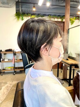 ヴースヘアデザイン(vou's hair design) 耳かけショート