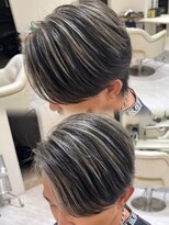 バース 梅田中崎町店(BIRTH)&nbsp;シルバーメッシュブリーチダブルカラーセンターパート