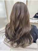 グレージュ×レイヤー