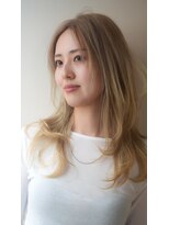 花鳥風月&nbsp;ペール系ホワイトベージュ×レイヤーカット。