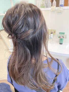 ヘアー バイ ミーズ(hair by Mii’s) #インナーカラー #カーキブラウン