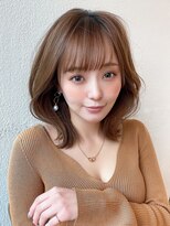 大人かわいい 小顔ショートボブ くびれシルエット グレージュKI