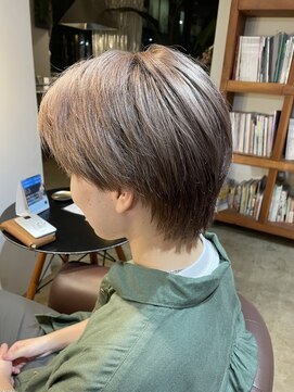 ビハインドザカーテン(BEHIND THE CURTAIN) メンズマッシュウルフ×ソフトミルクティーベージュ