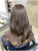 オリーブベージュ