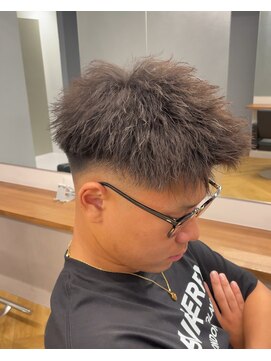 アレス バイ シカ 神戸三宮元町店(ALLES by Cica) フェードジェットモヒカン