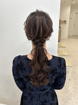 ディティカレスト(Dityca rst) ふわふわローポニー