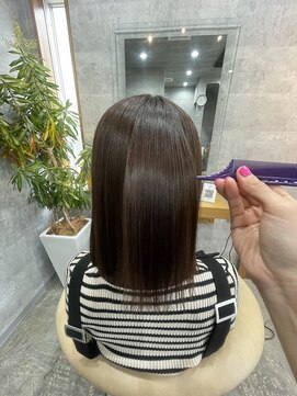 イシン(ISIN) 美髪縮毛と髪質改善でサラサラストレート