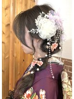 カットハウス はさみの部屋&nbsp;成人式/サイドシニヨンアレンジ/パール/小花/レース飾り