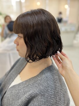 ランプ 柏(Lamp) ぱつっとボブ×ふんわりパーマ