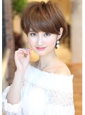 トップふんわり立体感のでるショートヘアスタイル