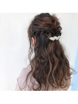 テクライズ 豊橋店(TECHRISE)&nbsp;波ウエーブ×ツイスト編みハーフアップ