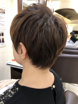 クォーターリゾート(QUARTER RESORT) オフィスヘア　小顔ヘア　アッシュブラウン　ショート