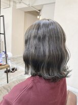 リノカヒリ(Lino kahili)&nbsp;オリーブグレージュ×波巻きウェーブボブ