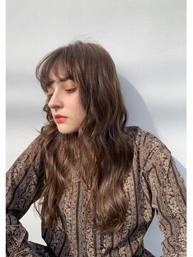 バズ(BUZZ) パーソナルカラー/イエローベース/ロング