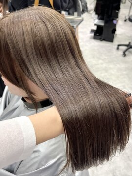 シティ(CITY) ブリーチ無しベージュカラー レイヤーカット 韓国ヘア