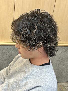 ニアウ 伊勢崎連取店(Niau) 波巻きスパイラルパーマツイストスパイラルパーマシャドウパーマ