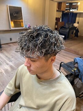 シリー 浦添店(SILLY) 沖縄メンズ波巻きパーマハイライト