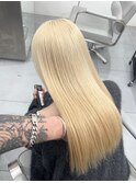 【外国人風】プラチナブロンド×波巻きロング