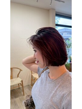 シフト(SHEEFT) 暖色系カラーレッドブラウン×小顔大人可愛いボブスタイル