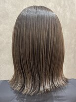 ヴィフアヴェダ(Vif AVEDA)&nbsp;ナチュラル白髪ぼかしハイライトボブ