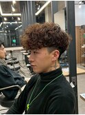 スペインカール ハイライトカラー　メンズカット　メンズパーマ