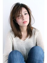 ララカ(Laraca)&nbsp;長め薄めの前髪で大人しっとりミディアム