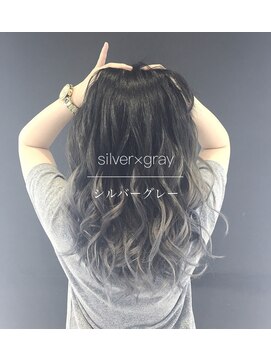 アイリス(iRIS) インナー、グラデーションカラー、ホワイトブリーチ、エクステ