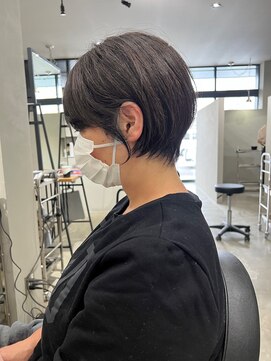 モノトーン(MONOTONE) マッシュショート