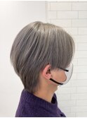 ブリーチシルバーグレーセンターパートマッシュメンズカラー