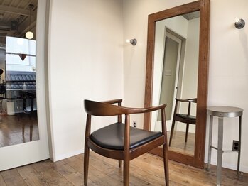 ピズムギンザ(PISM GINZA)の写真/プライベート施術◇個室でのカラー施術で周りを気にせず、ゆったりお過ごしいただけます。